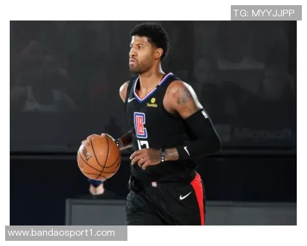 保罗乔治表现平平14投7中仅得17分四项数据难掩球队失利困境 保罗乔治表现平平14投7中仅得17分四项数据难掩球队失利困境